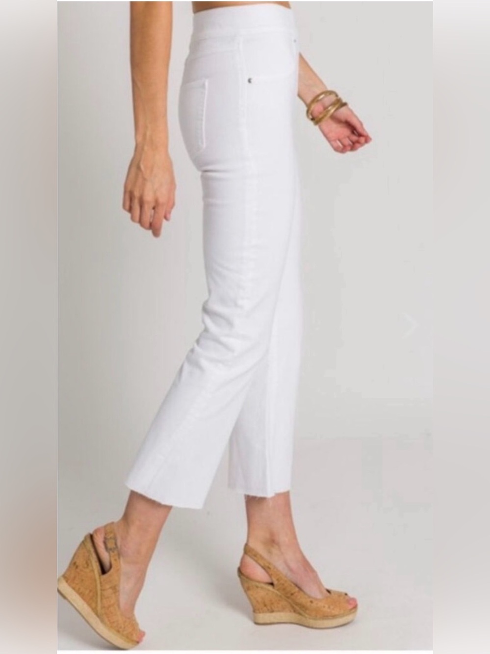 SPANX White Flare High Rise Cropped Pull On Jeans S Raw Hem 20232R EUC